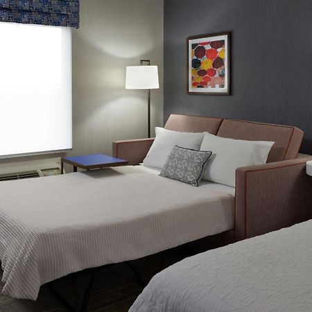 Hampton Inn & Suites Montreal-Dorval Exterior foto