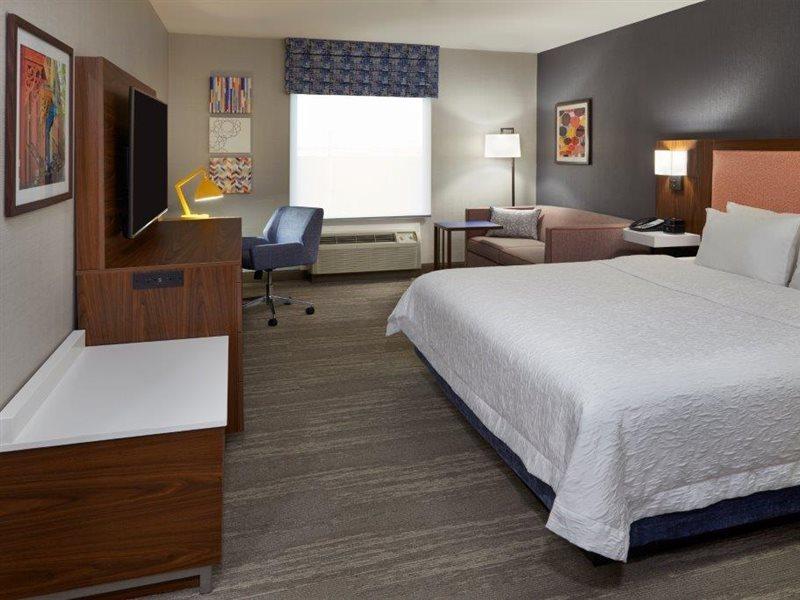 Hampton Inn & Suites Montreal-Dorval Exterior foto