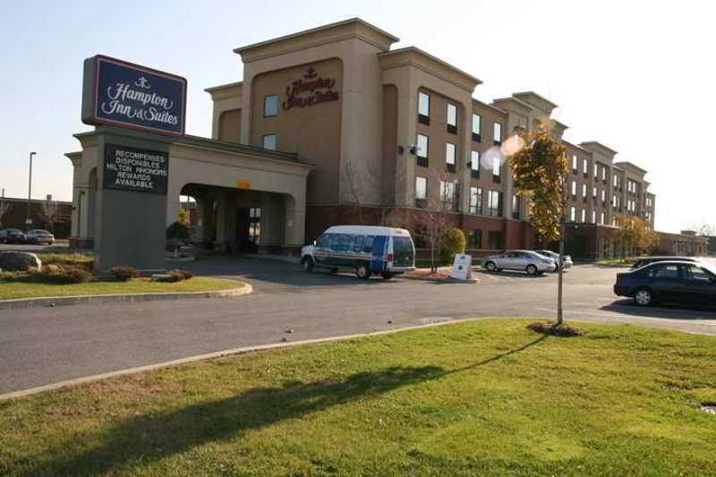 Hampton Inn & Suites Montreal-Dorval Exterior foto